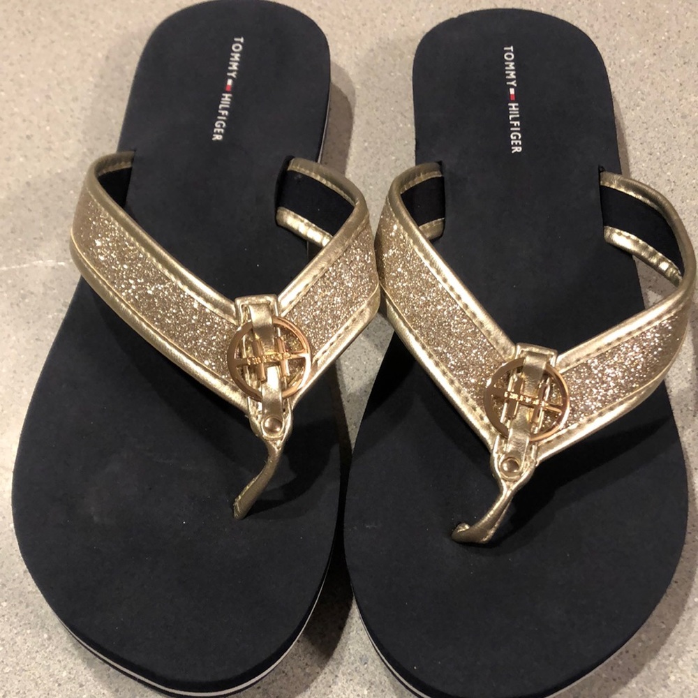 Tommy Hilfiger size 10 M Thong Slip On Sandal.  Blue w/Gold Straps & Medallions